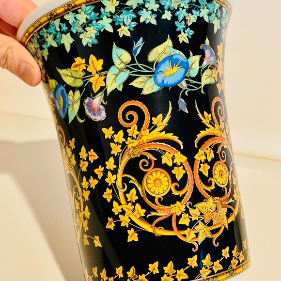Versace x Rosenthal Vintage Gold Ivy Pattern Porcelain Vase 7 inches Tall - Picture 9 of 10